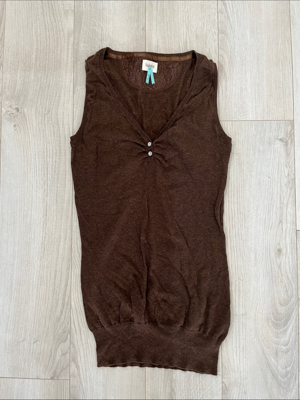 Sleeveless Brown Knit V-Neck Top - 2 Button Detail